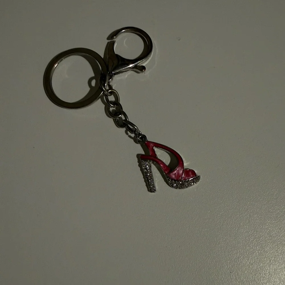 Red High Heel Stiletto Keychain with Rhinestones Enamel Bag‎ Charm Silver Tone